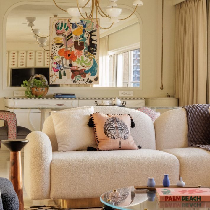 1.3 LIVING ROOM (8TH)