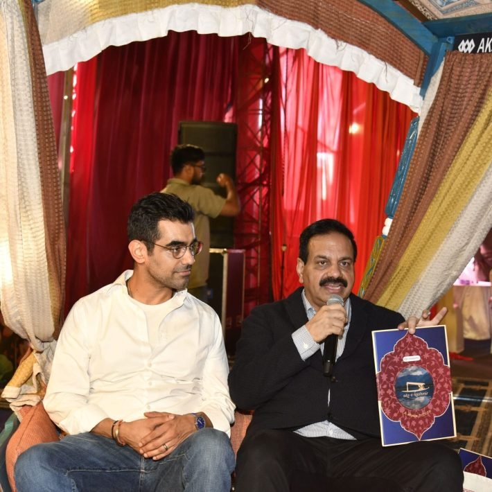 L - R - Arjun Bahl (Co Founder Start Fouindation) & Amit syngle (MD & CEO Asian Paints) 2