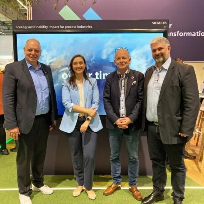 (L to R) Axel Lorenz, CEO of Process Automation at Siemens Digital Industries, Mariana Vaz Sigoli, Siemens Hydrogen Center of Competence, Jan Grimbrandt, CEO of Boson Energy and Liran Dor, CTO of Boson Energy.